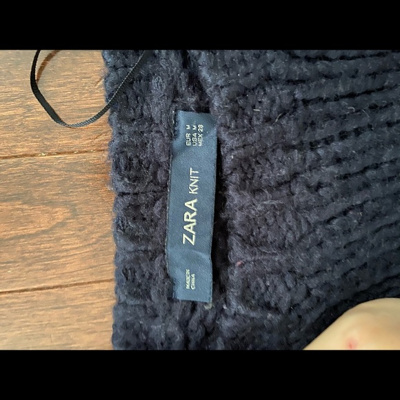 Zara Navy Sweater with flower details - Picture 3 of 5